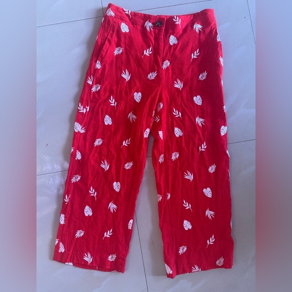 Ann Taylor Red Leaf Print Pants red and white capri size 4 wide legs - Picture 12 of 15